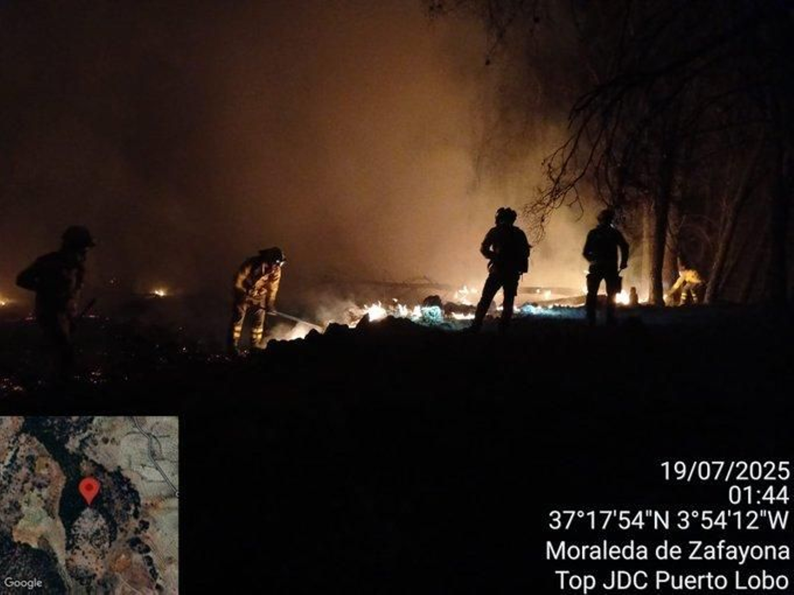Imagen del incendio en Íllora facilitada en redes sociales por el Infoca.