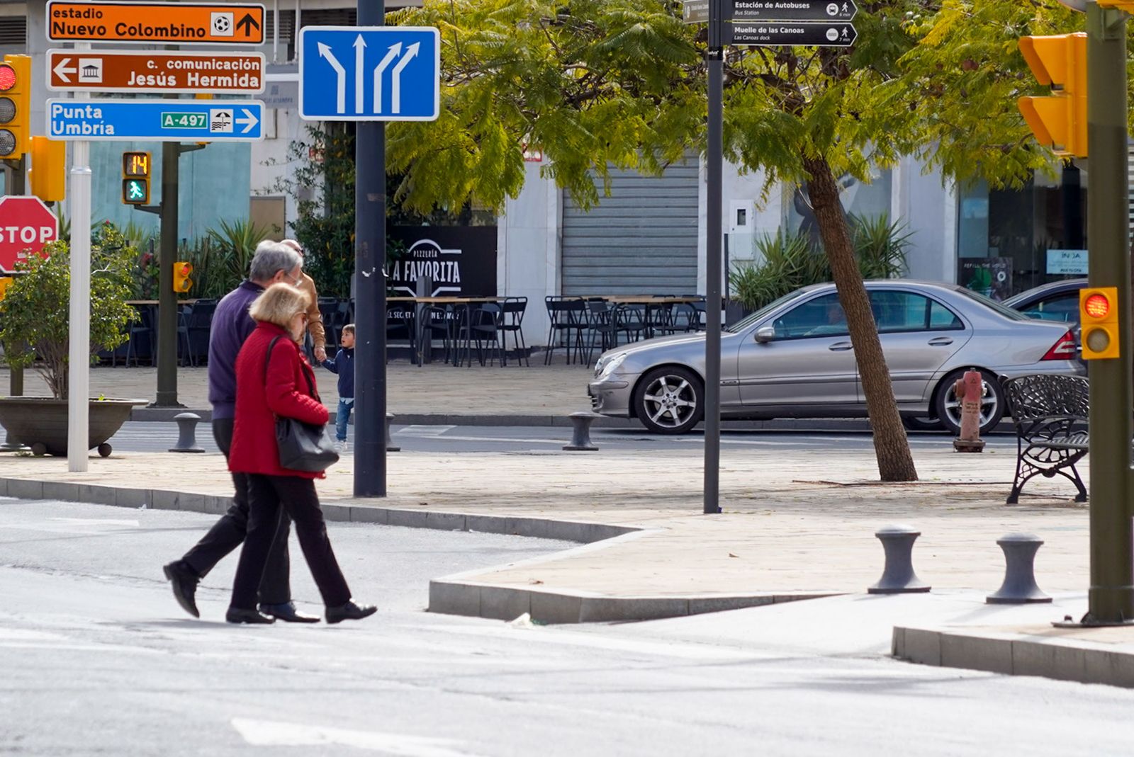 Imágenes del domingo 6 de abril en Huelva