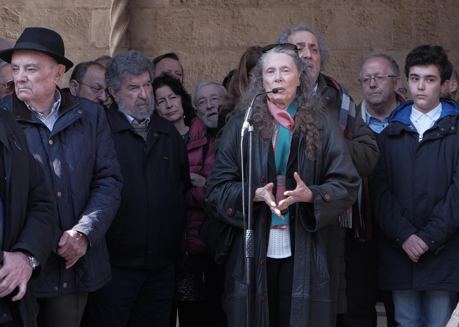 Multitudinario adiós a Salvador Távora en Sevilla