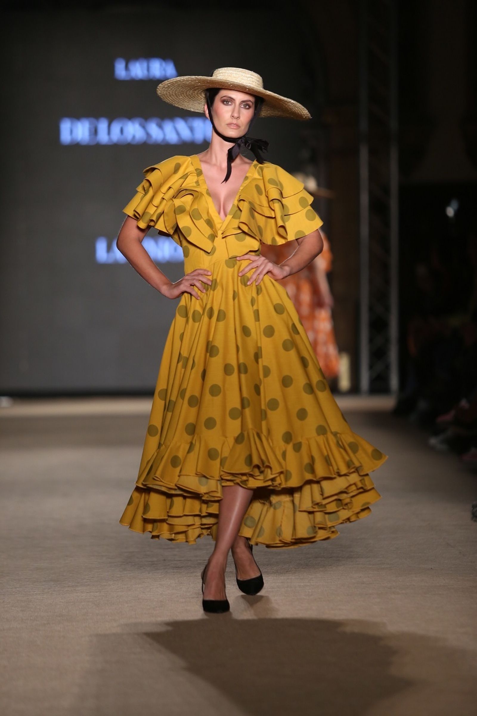 Laura de los Santos, fotos del desfile el We Love Flamenco 2019