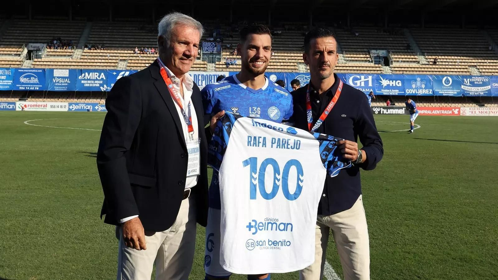 Rafa Parejo cumplió 100 partidos con el Xerez DFC ante el Jaén y lo celebró con victoria frente al Yeclano.