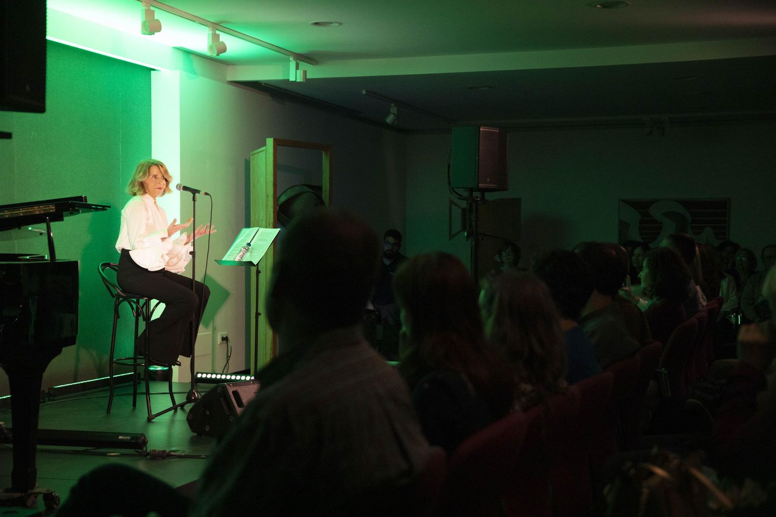 Sole Giménez charla y recital en Fundación Unicaja de Almería