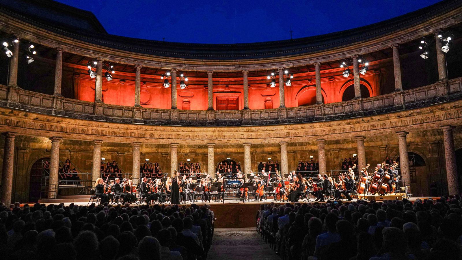 Concierto de la Orquesta y Coro Nacionales de España en el Palacio de Carlos V de Granada Concierto de la Orquesta y Coro Nacionales de España en el Palacio de Carlos V de Granada