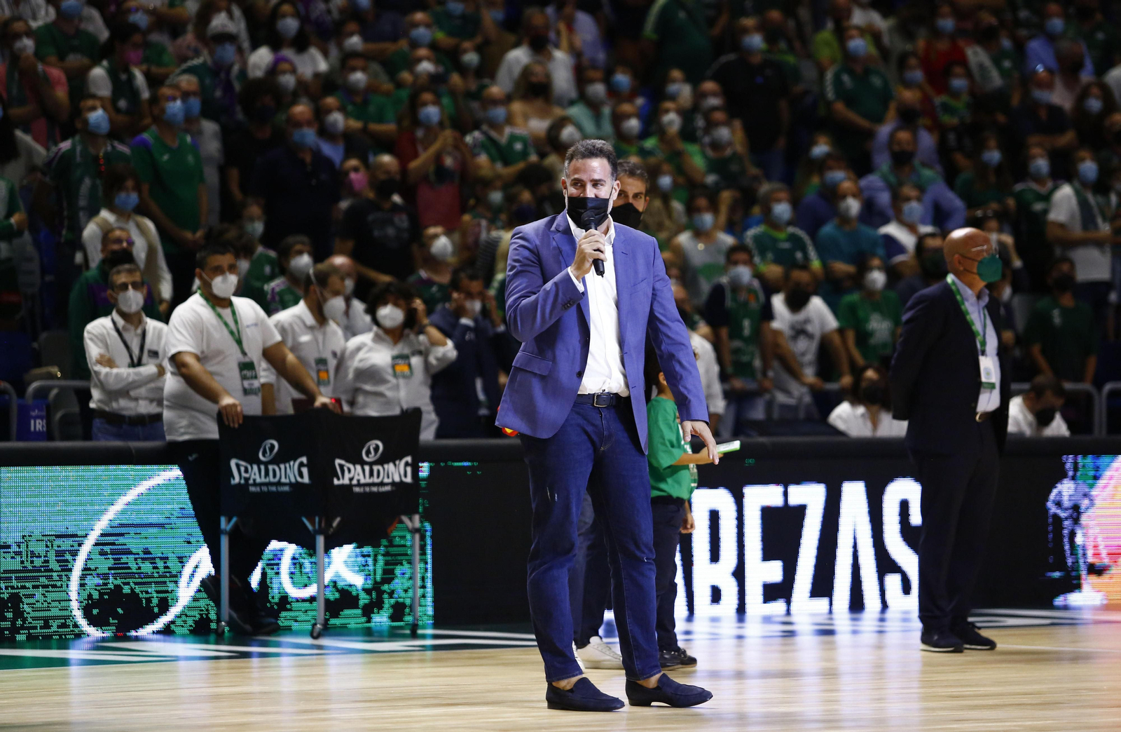 La retirada de la camiseta de Carlos Cabezas, en fotos