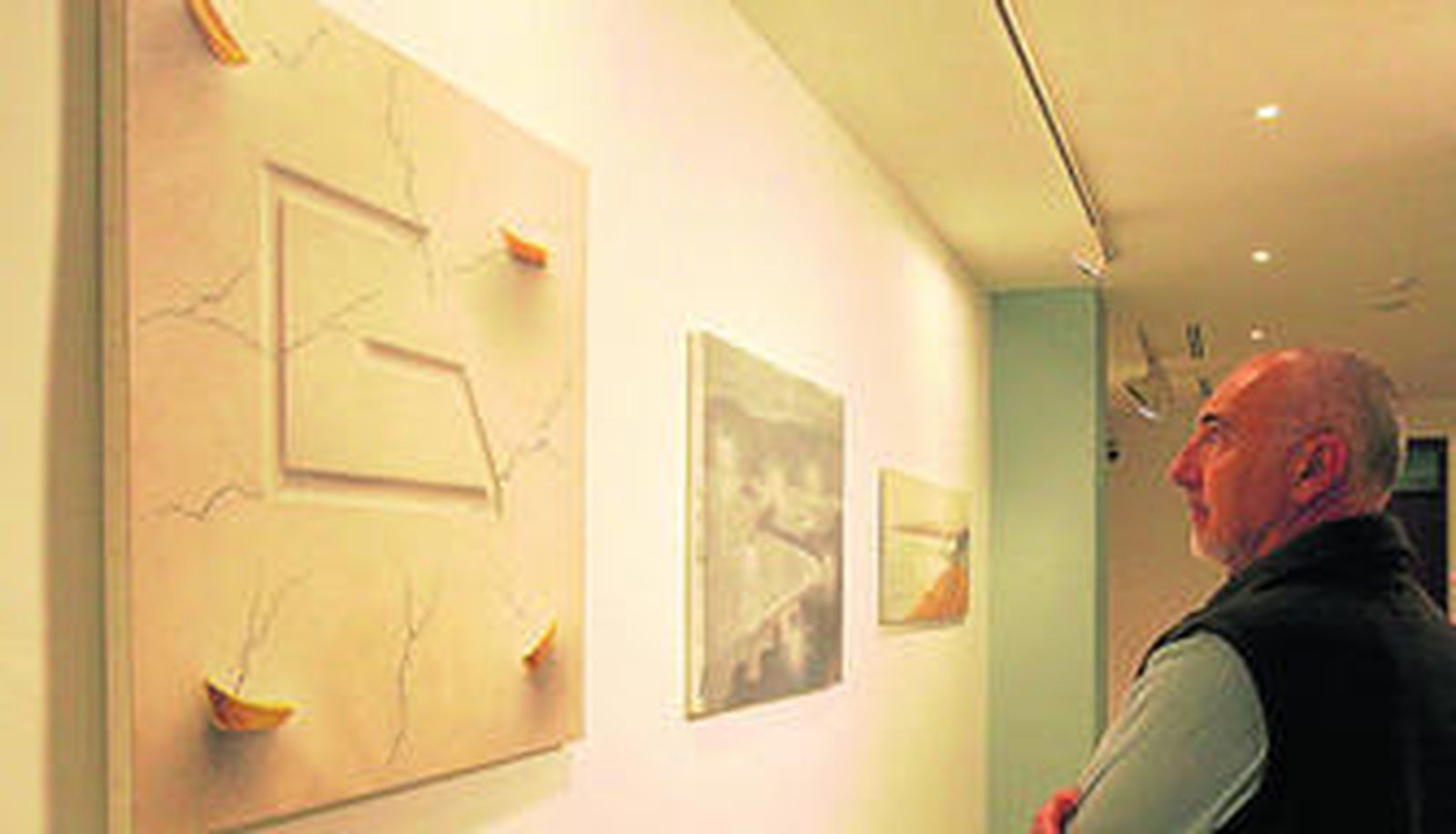 Algunas de las obras que compusieron la exposición que Antonio Rojas inauguró el pasado noviembre en Algeciras.