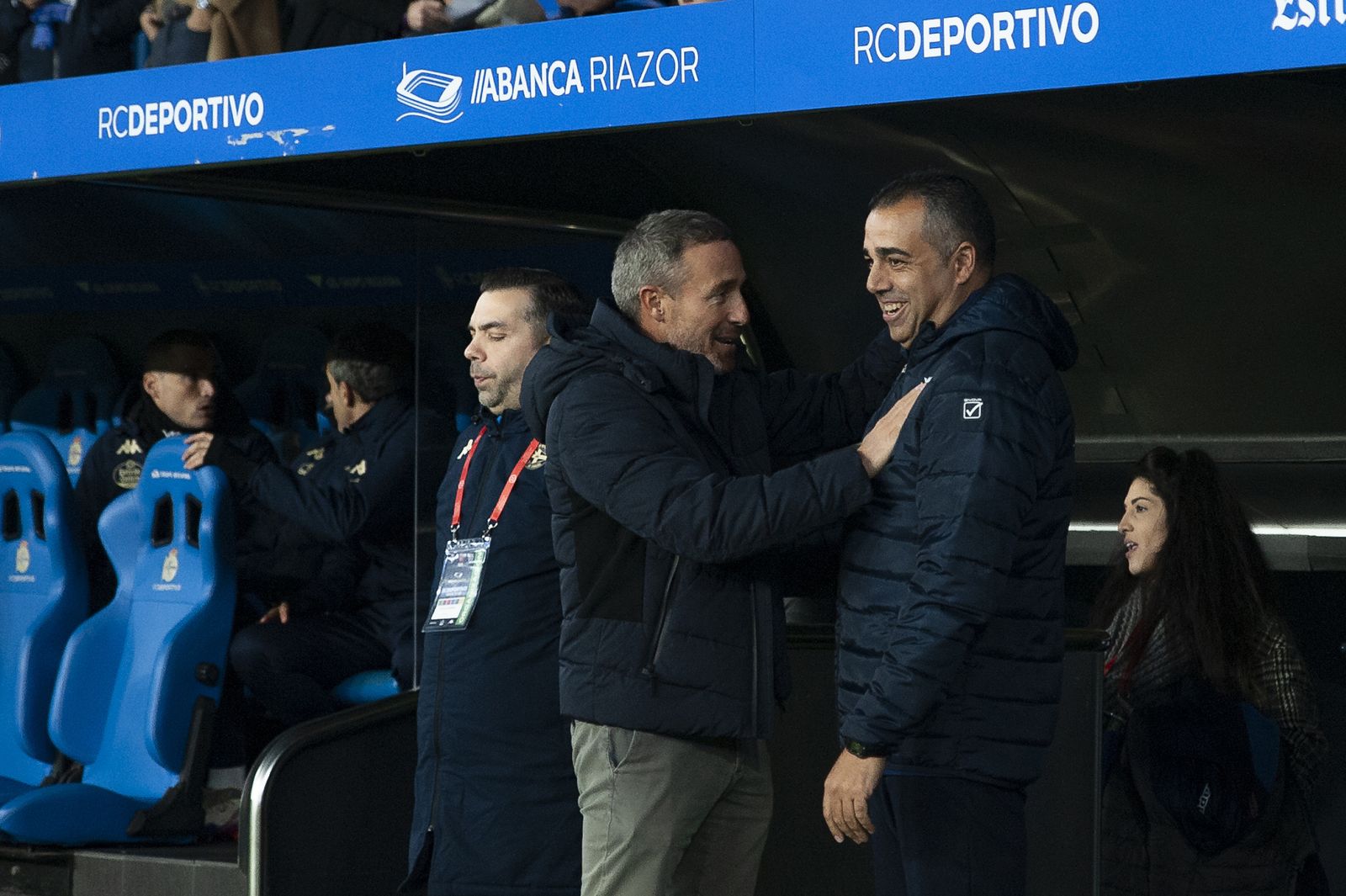 Óscar Cano saluda a Germán Crespo cuando Deportivo y Córdoba se enfrentaron en Riazor.