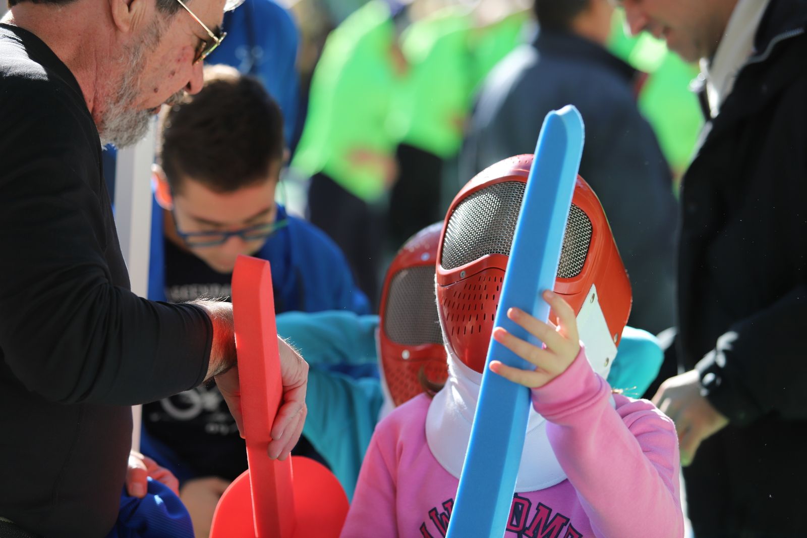 Imágenes  del Tour Universo Mujer  en la Plaza de  Las Monjas de Huelva