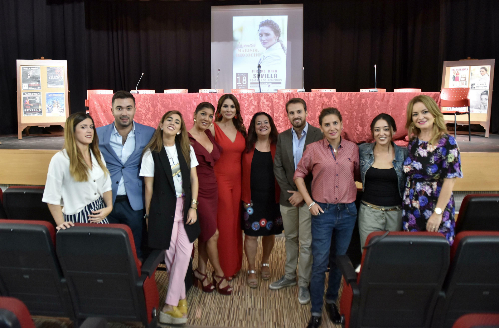 Presentación de la nueva temporada del Teatro de los Remedios con organizadores y artistas.