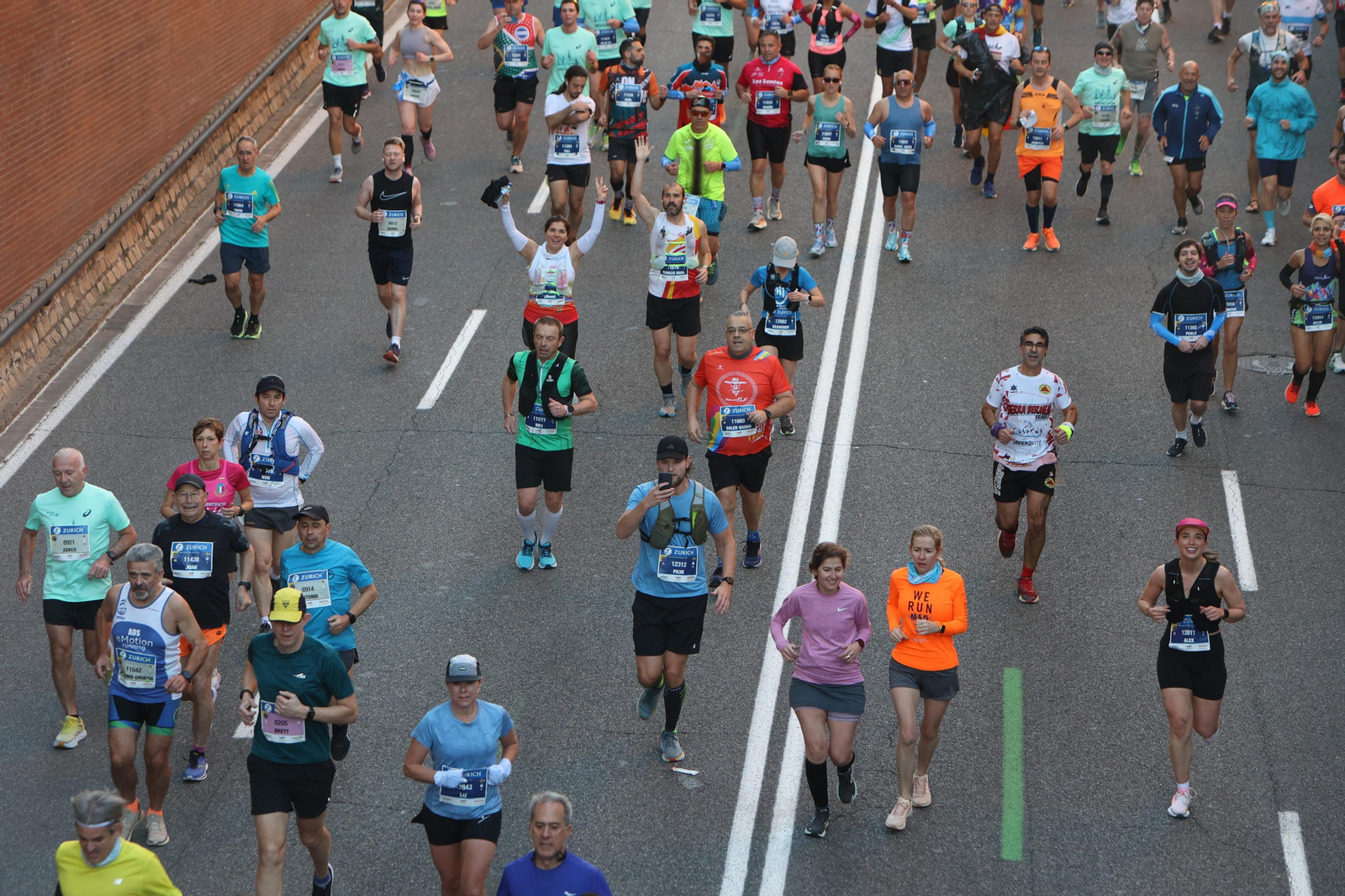 Búscate en la Zurich maratón de Sevilla