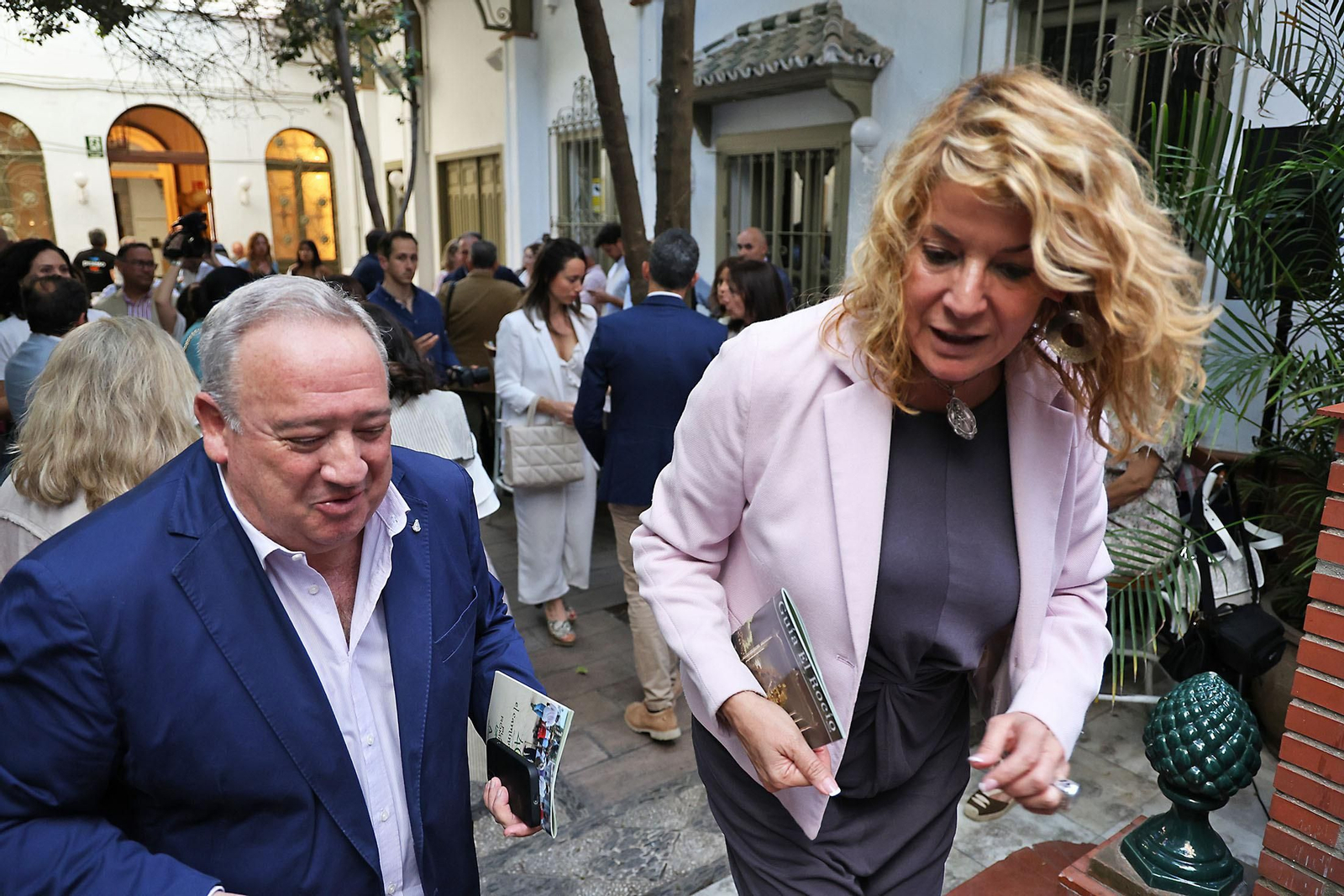 Imágenes de la presentación de la Guía del Rocío 2024 de Huelva Información