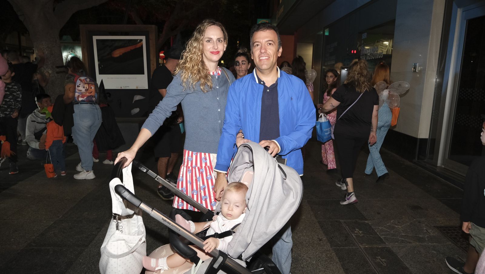 Las imágenes de la Noche en Negro en Almería, Halloween.