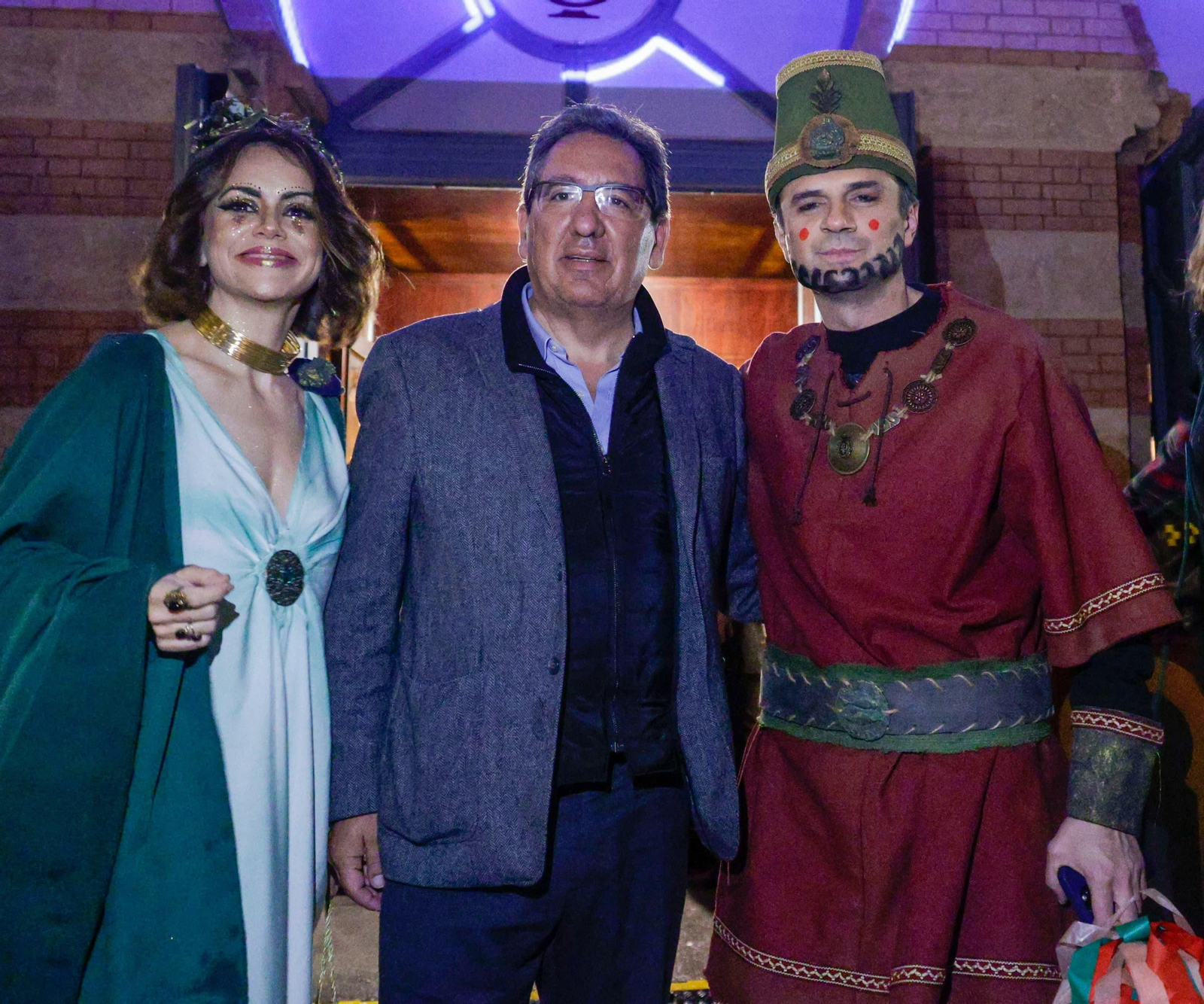 Búscate entre las mejores imágenes de la final del COAC 2024 del Carnaval de Cádiz