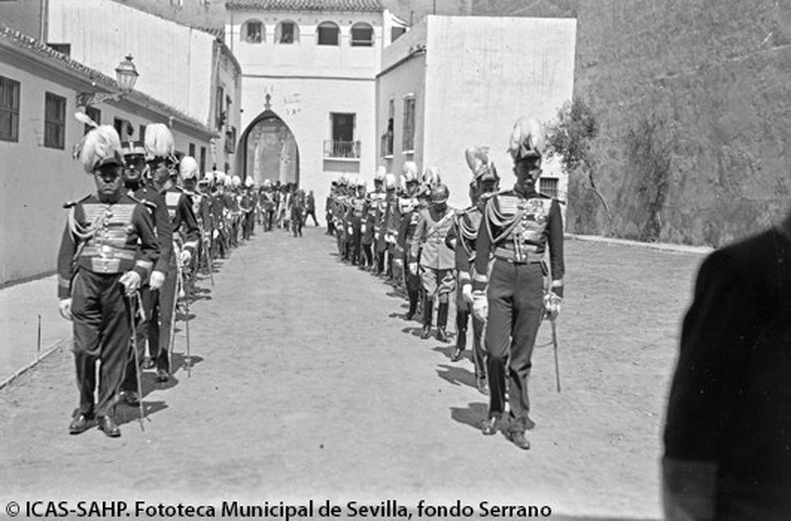 Paseo gráfico por la historia reciente del Alcázar de Sevilla