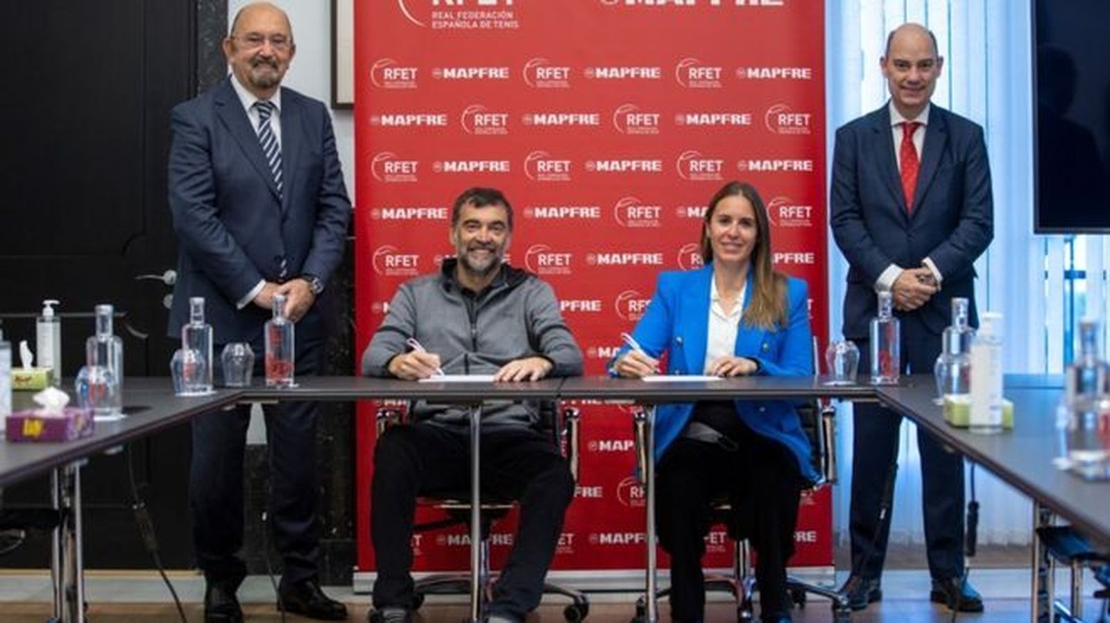 Sergi Bruguera y Anabel Medina renuevan como capitanes |