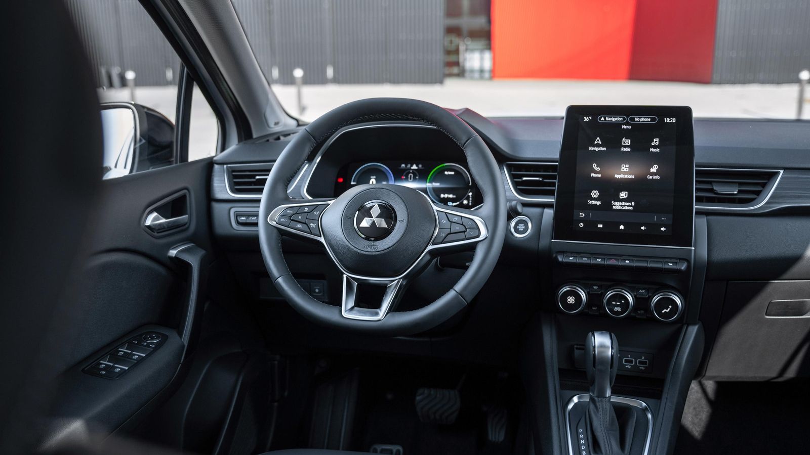 En los PHEV se unen la pantalla de infoentretenimiento de mayor tamaño posible y el virtual cockpit para la instrumentación.