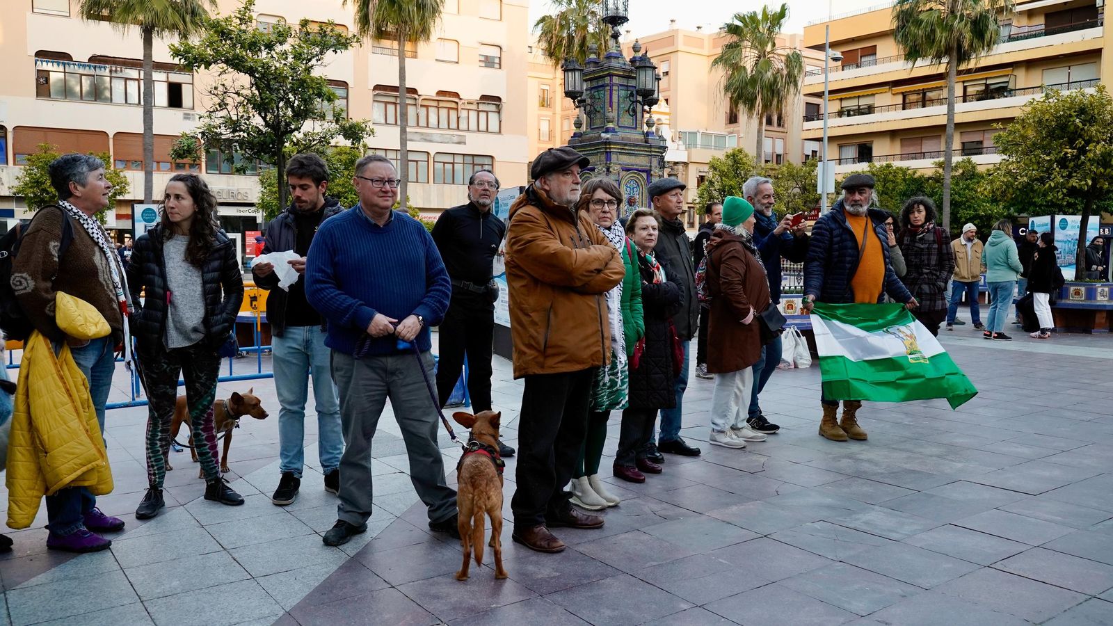 Fotos de la concentración en Algeciras en apoyo a Palestina
