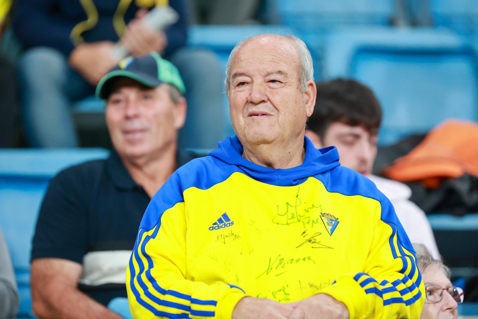 Búscate entre las imágenes del partido de fútbol entre Cádiz CF y Deportivo