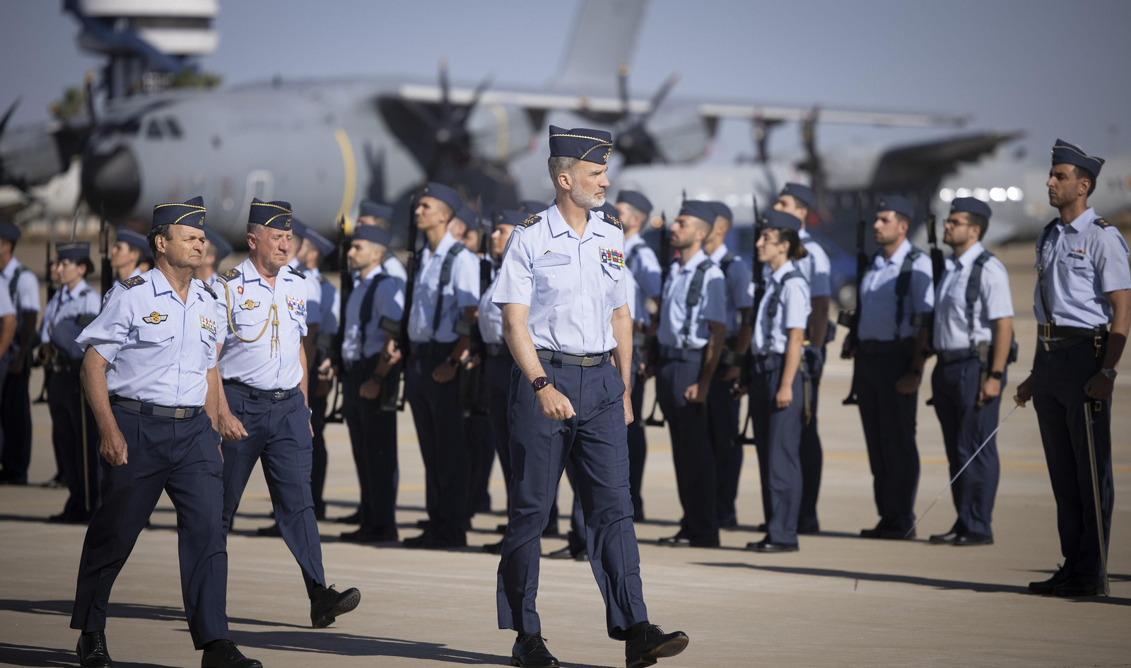 Las fotos de la visita de Felipe VI a la Maestranza Aérea de Sevilla