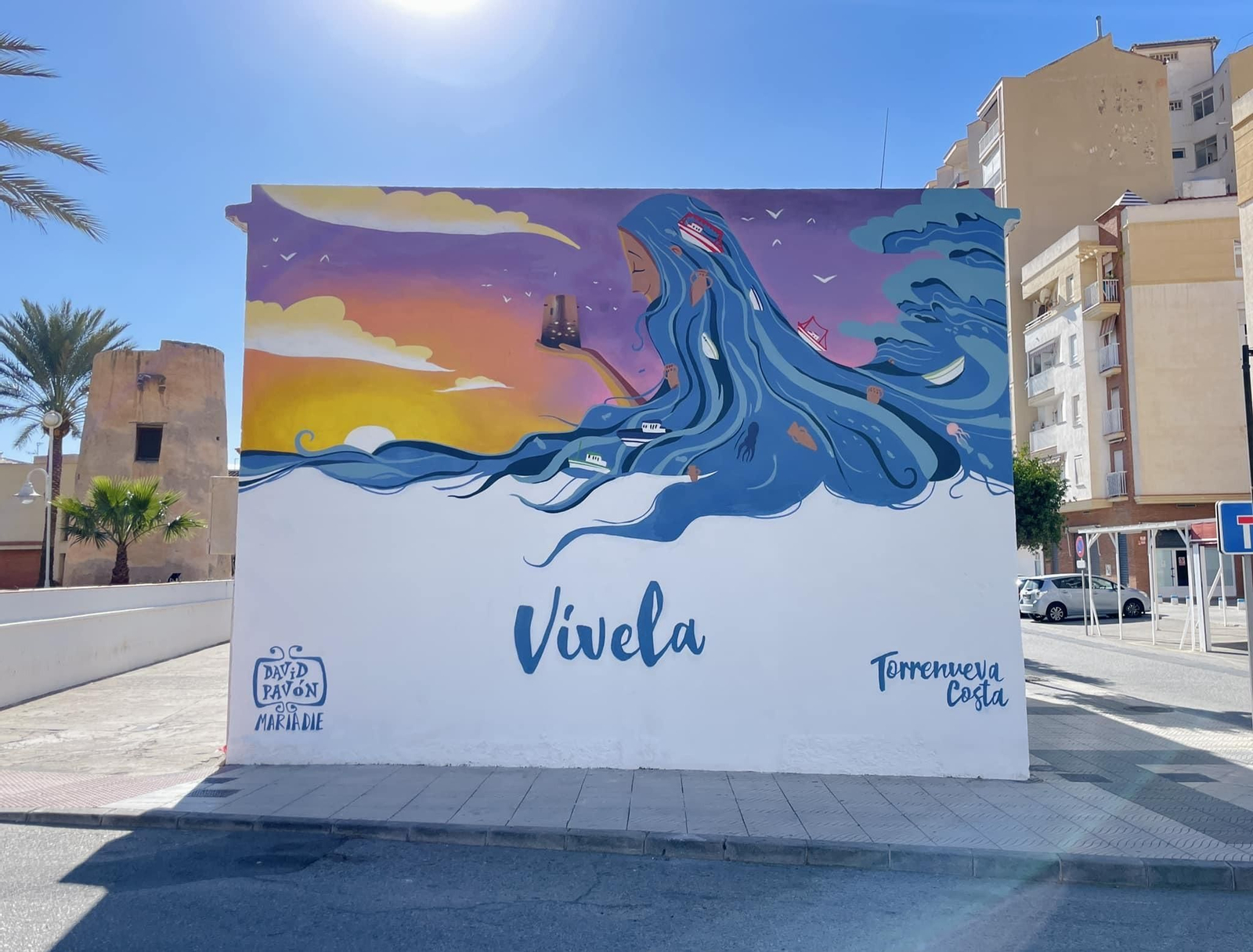 Torrenueva pone color a una de sus paredes gracias a los artistas David Pavón y María Die