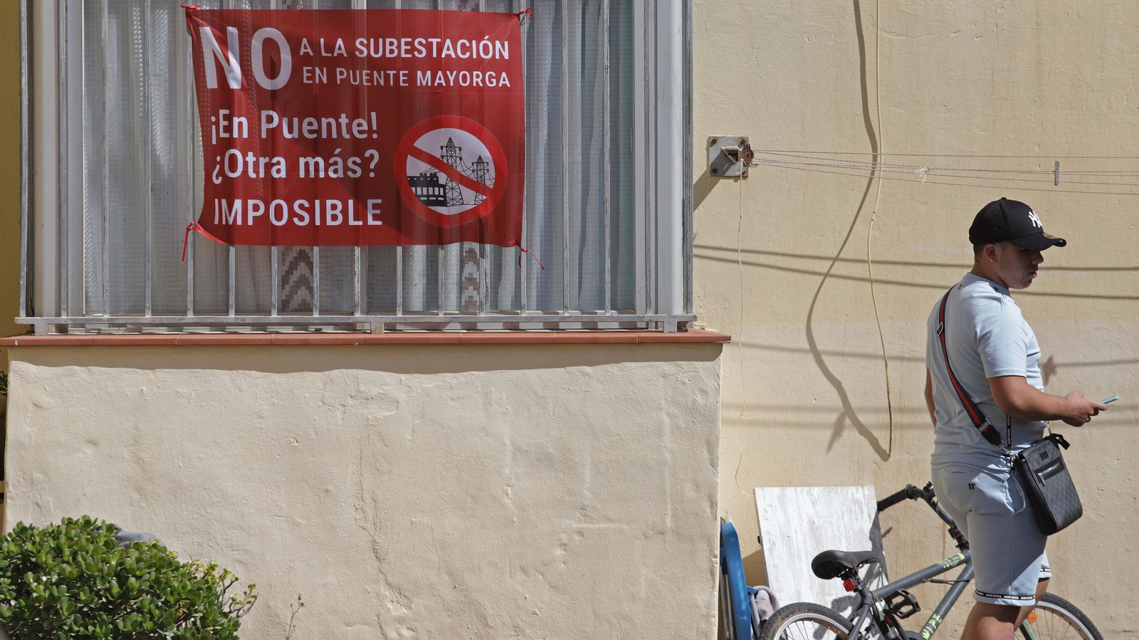 Fotos de la concentración contra la subestación eléctrica en Puente Mayorga