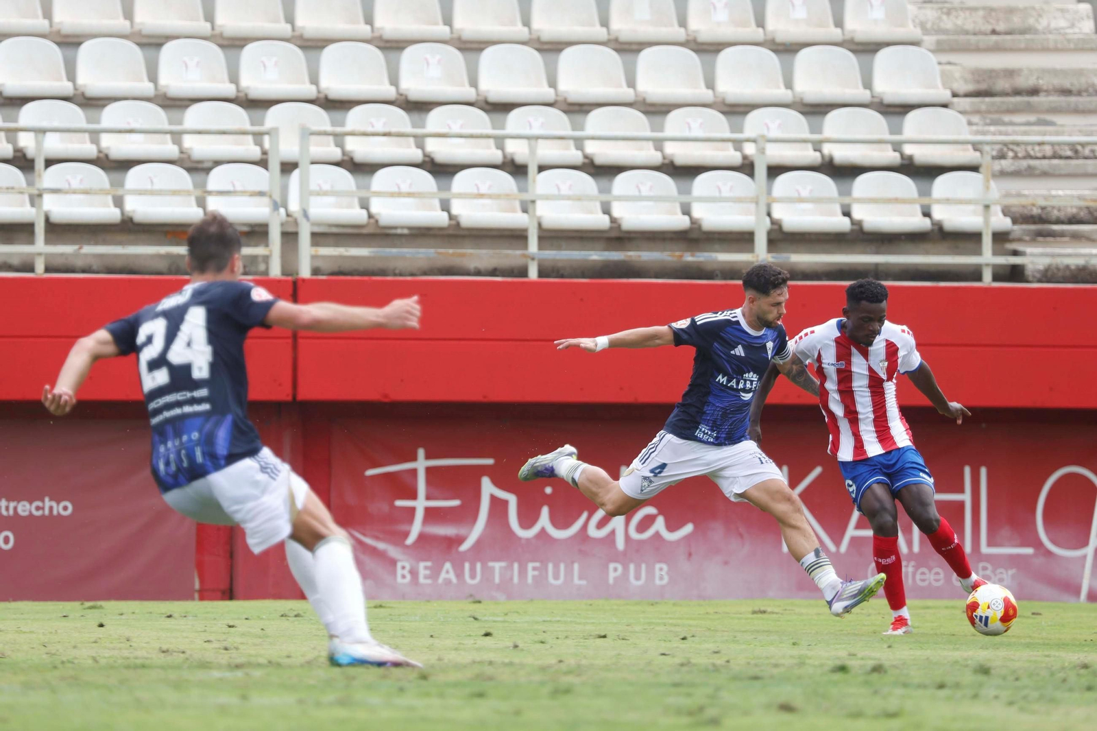 Primera RFEF: Mala jornada malagueña, con derrotas de Torremolinos y Antequera y empate del Marbella