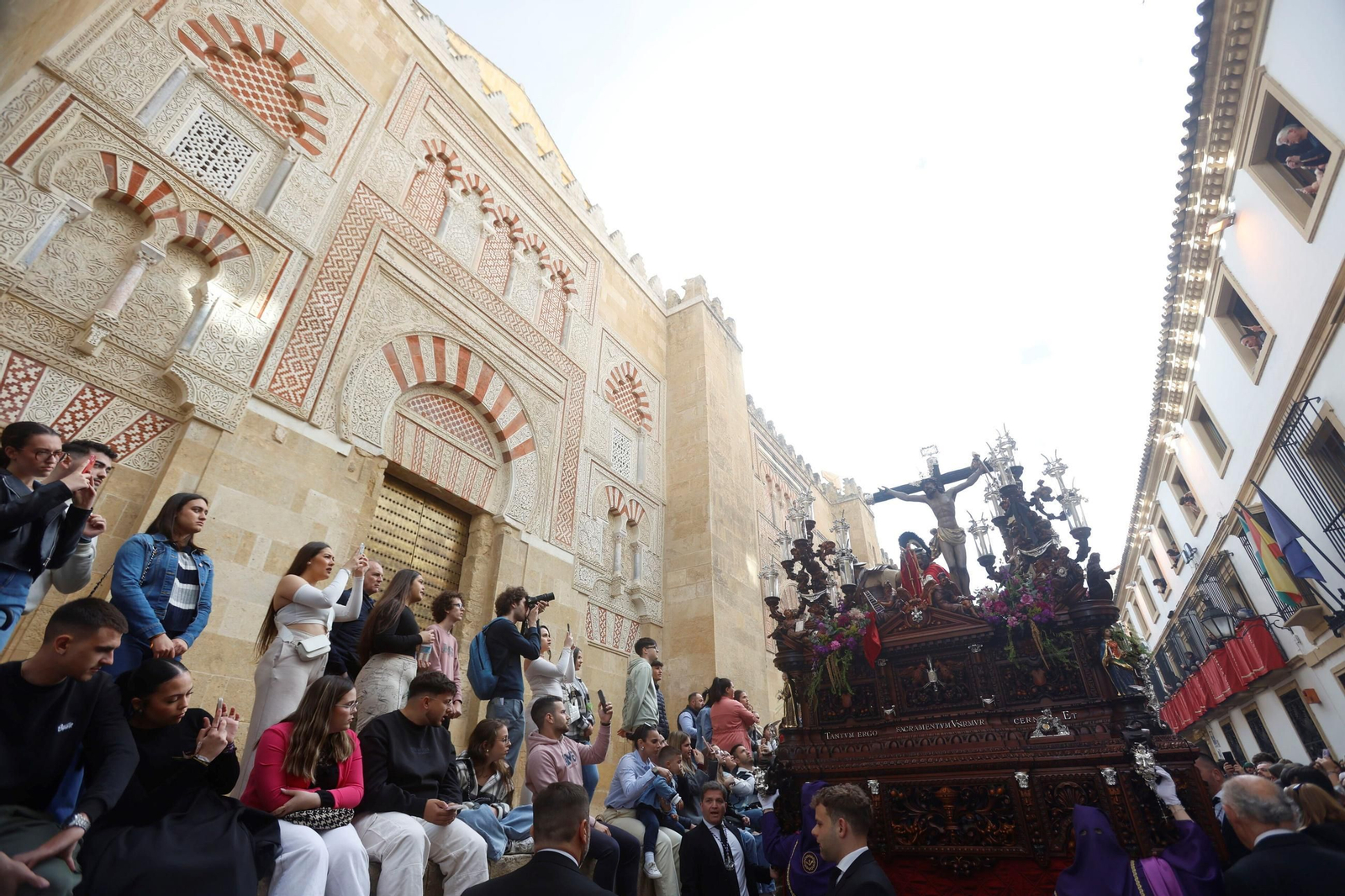 El Cristo de la Agonía, tras salir de la Santa Iglesia Catedral.