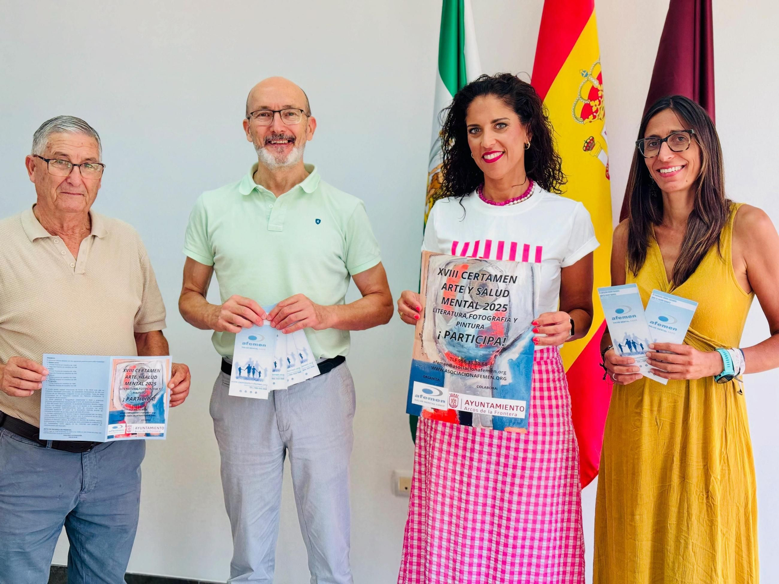 La delegada municipal de Salud, Nieves Huertas, junto a miembros de la asociación. La delegada municipal de Salud, Nieves Huertas, junto a miembros de la asociación.