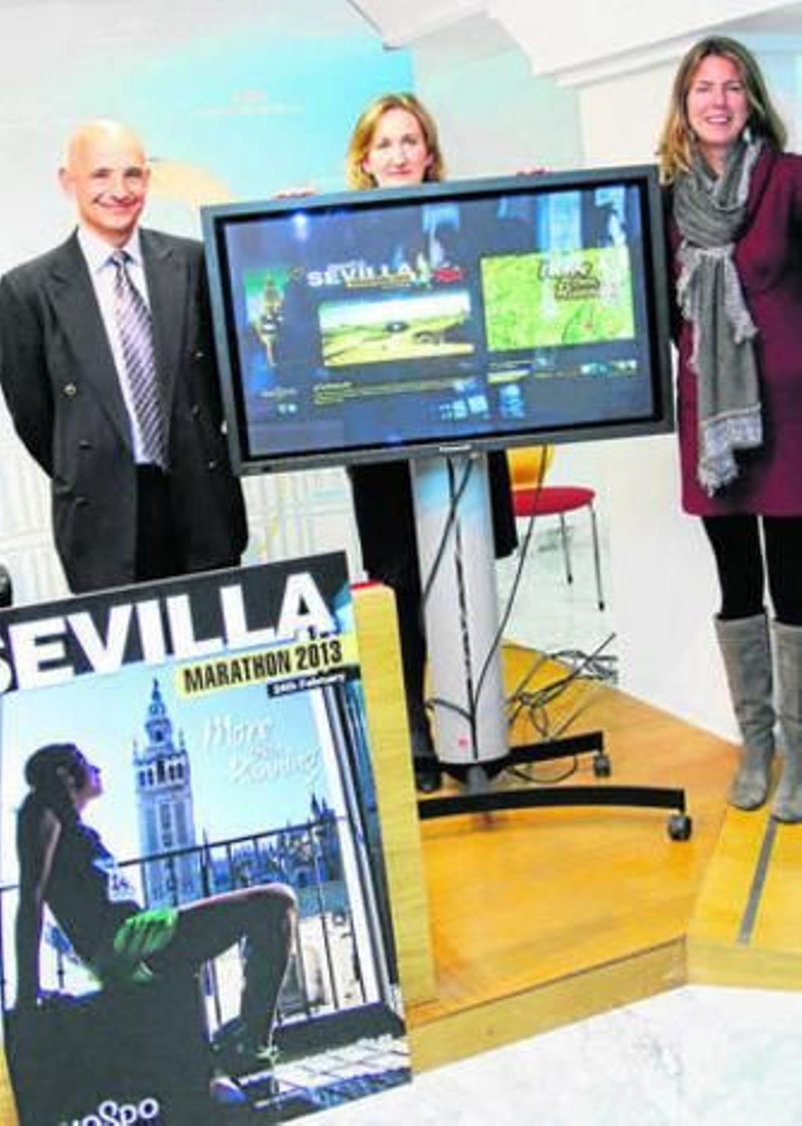 Julio Molina, María del Mar Sánchez y Mary Anne Nixon.