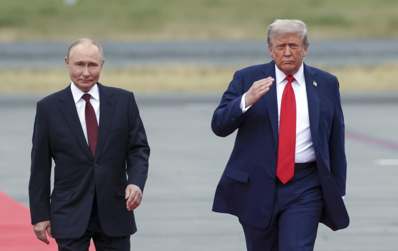 Las imágenes de la reunión de Trump con Putin en Alaska