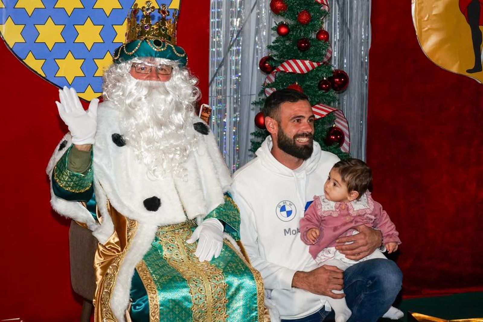 La lluvia no pudo con una ilusión desbordante en Vícar: la cabalgata estática, en imágenes