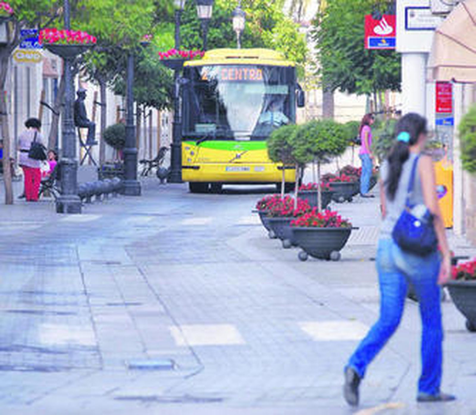 Los autobuses dejarán de circular por La Plaza a principios de noviembre.