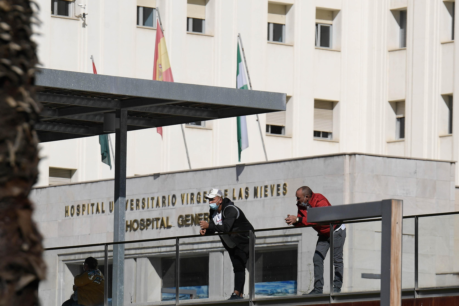 Quinto día seguido por debajo del millar de casos de coronavirus en Granada