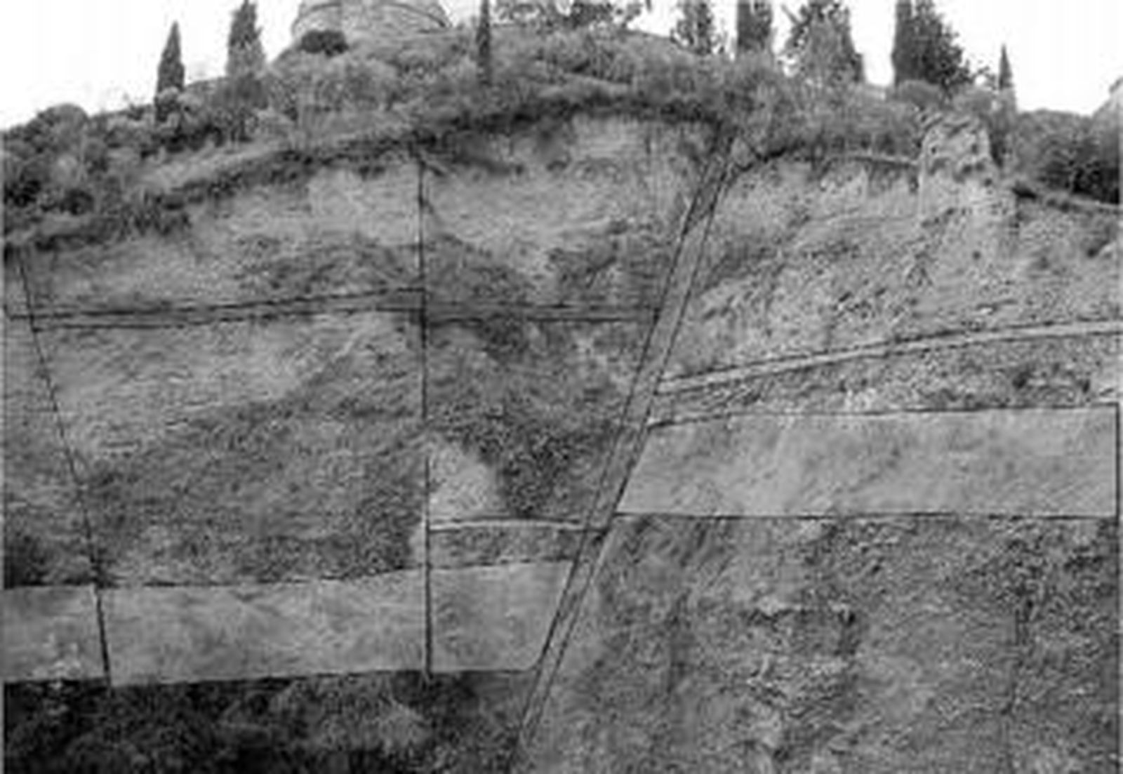 La arista del Tajo de San Pedro coincide con una de las fallas más importantes de la Alhambra.