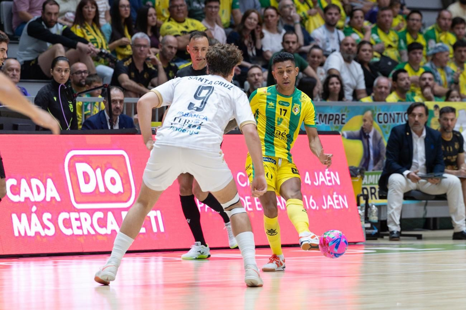 Las mejores imágenes de la amplia victoria del Jaén Paraíso Interior FS sobre O Parrulo Ferrol