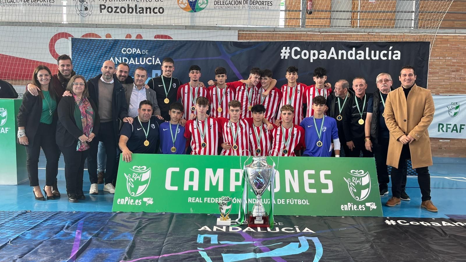 Foto de familia del combinado cadete almeriense