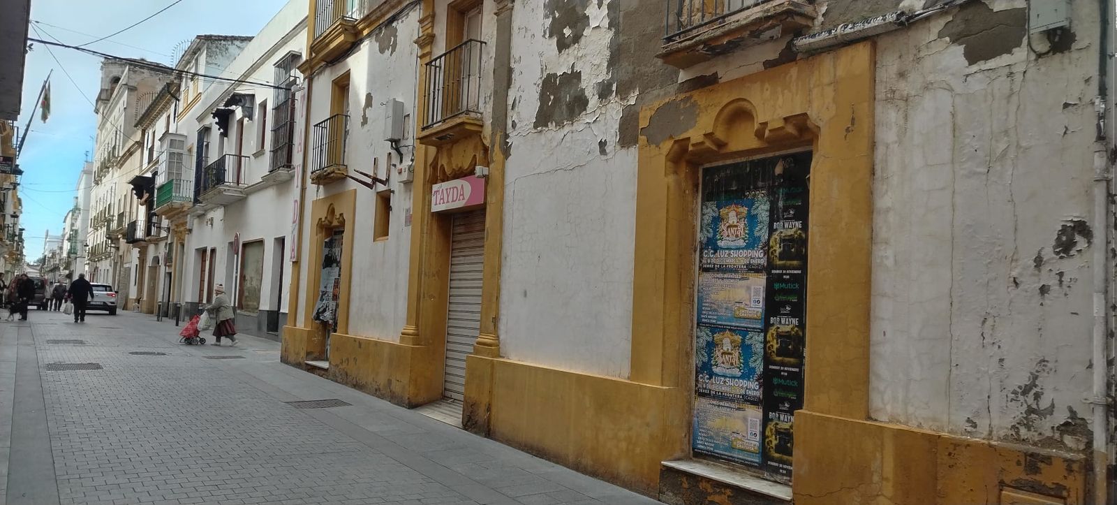 Locales vacíos en la calle Nevería, en el centro de la ciudad.