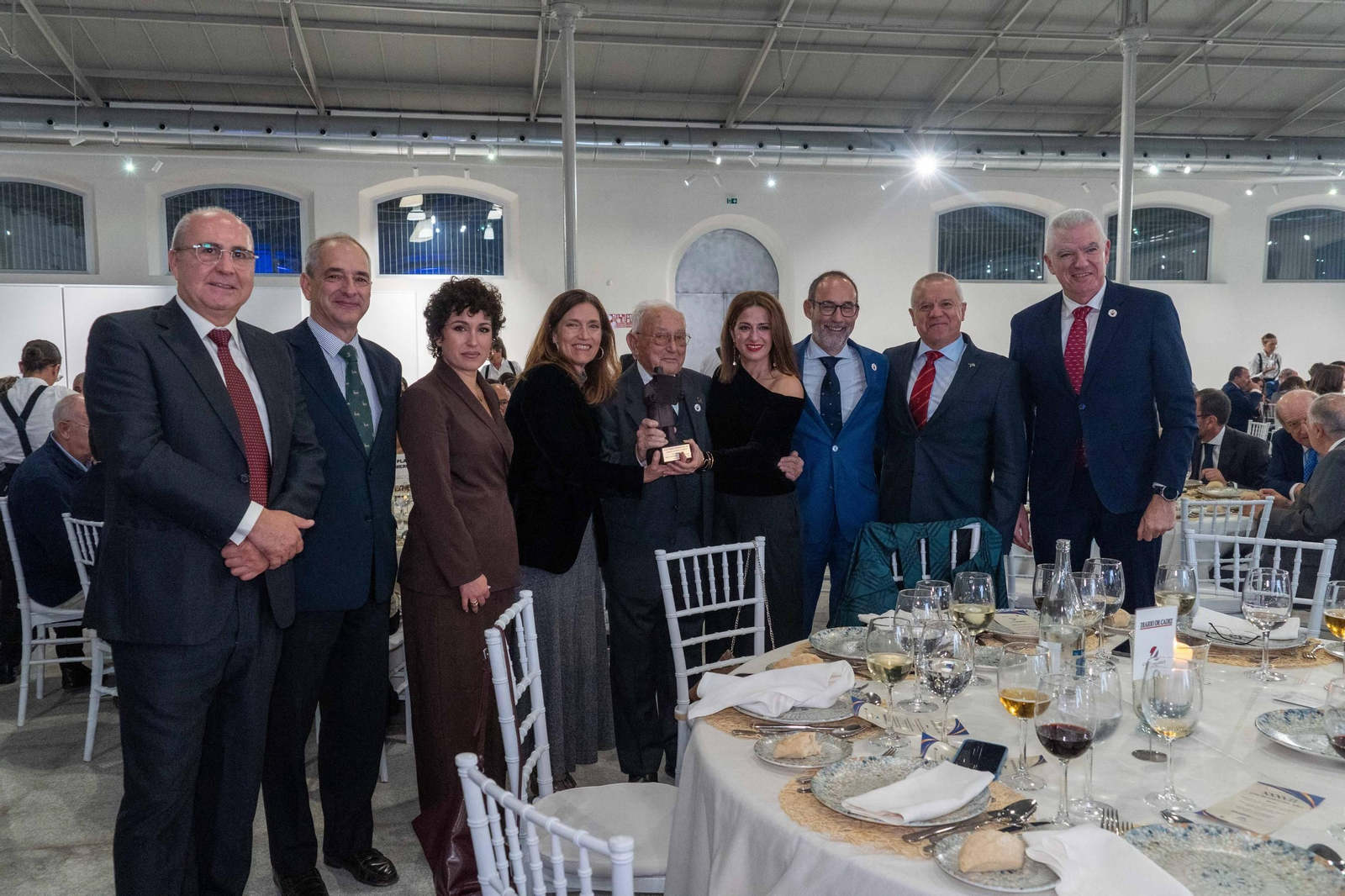 Imágenes de los invitados a la gala de los  37 premios Onubenses del Año