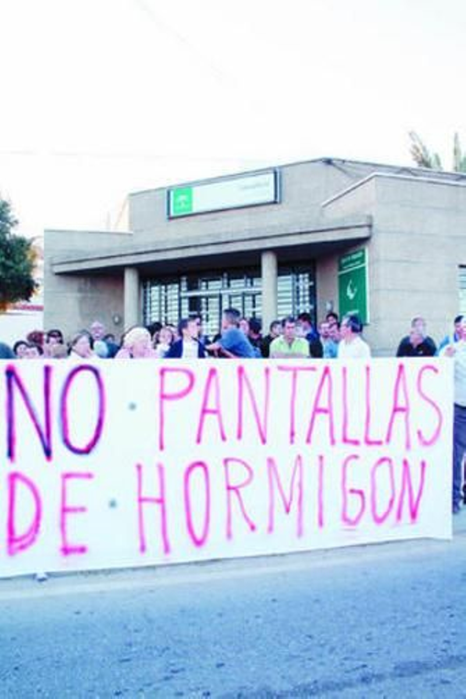 Imagen de la concentración de los vecinos el pasado 13 de abril.