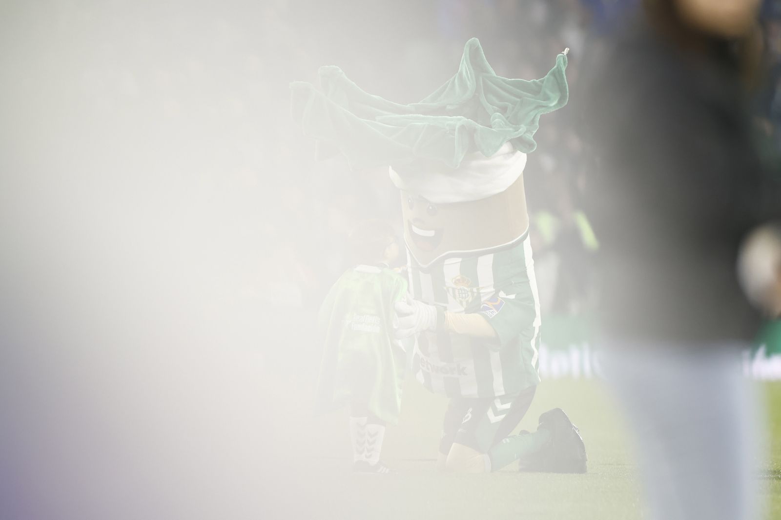 Búscate en las fotos del Betis-Barcelona
