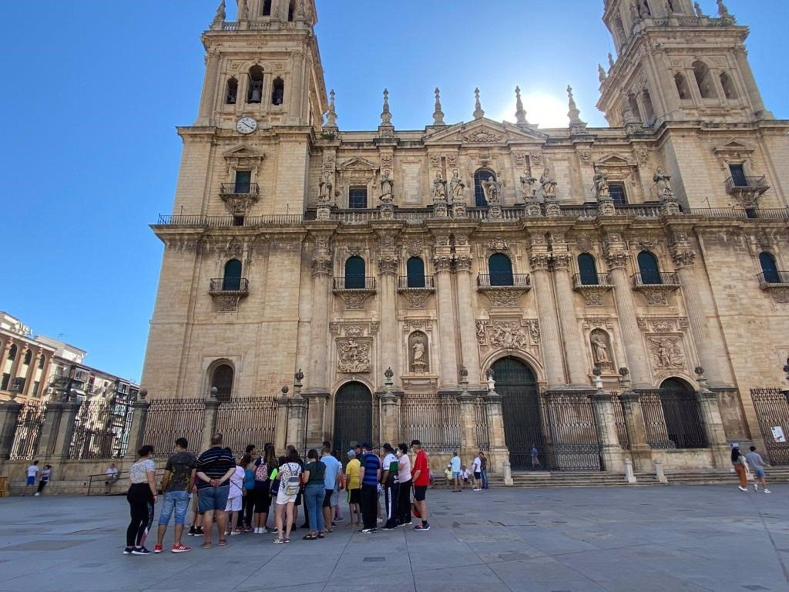 Turistas en la Catedral.