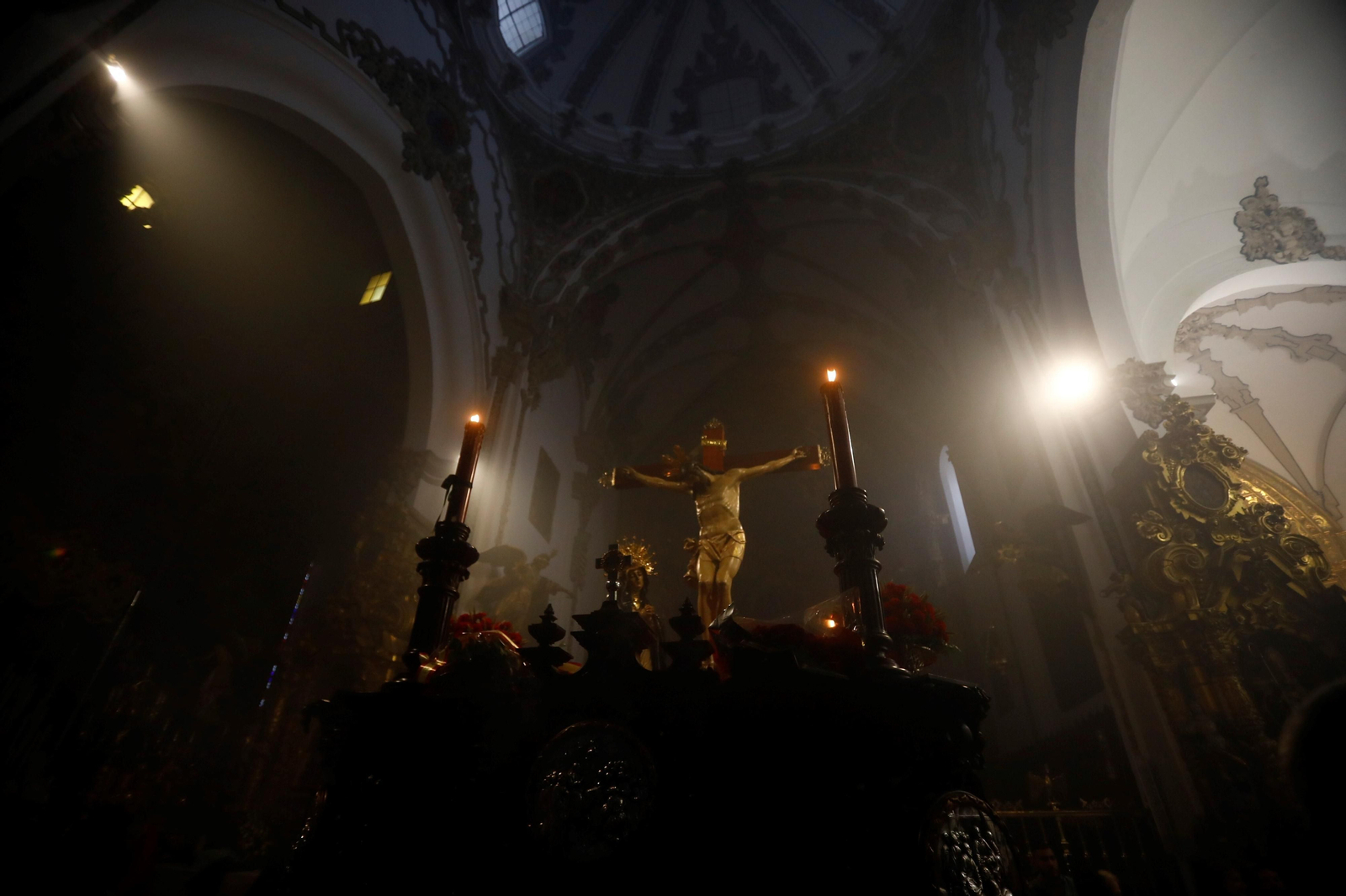 Las mejores imágenes de la Caridad en este Jueves Santo de Córdoba Las mejores imágenes de la Caridad en este Jueves Santo de Córdoba