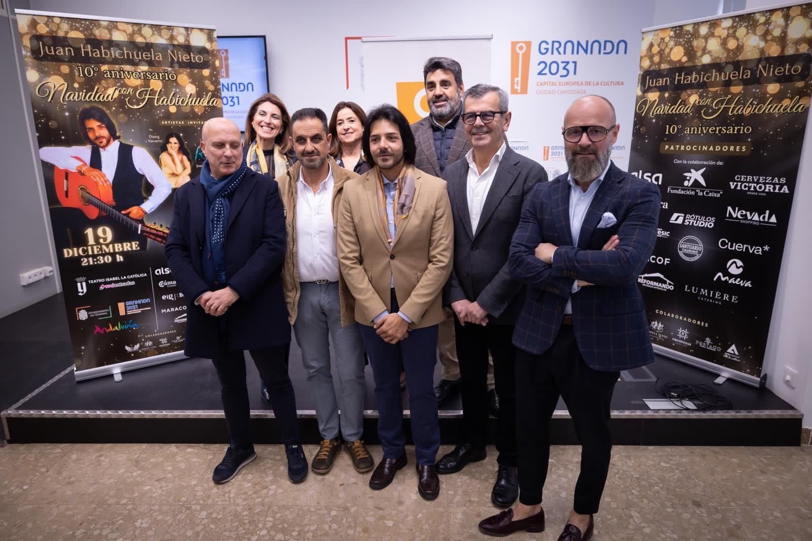 Foto de familia de la presentación.