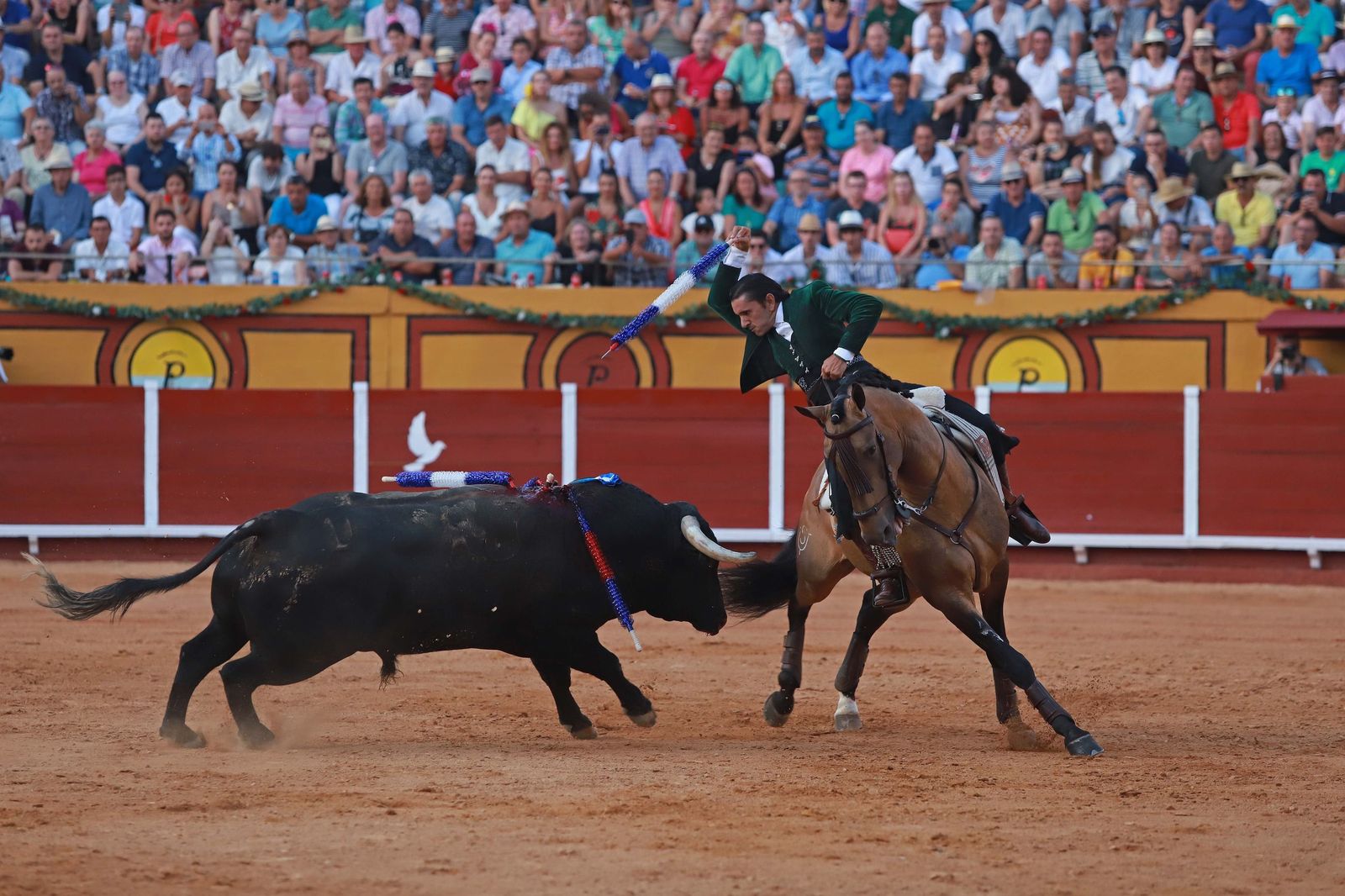 El rejoneador Diego Ventura fue el gran triunfador de la corrida con la que se celebró los cincuenta años del coso de Las Palomas de Algeciras, en 2019.