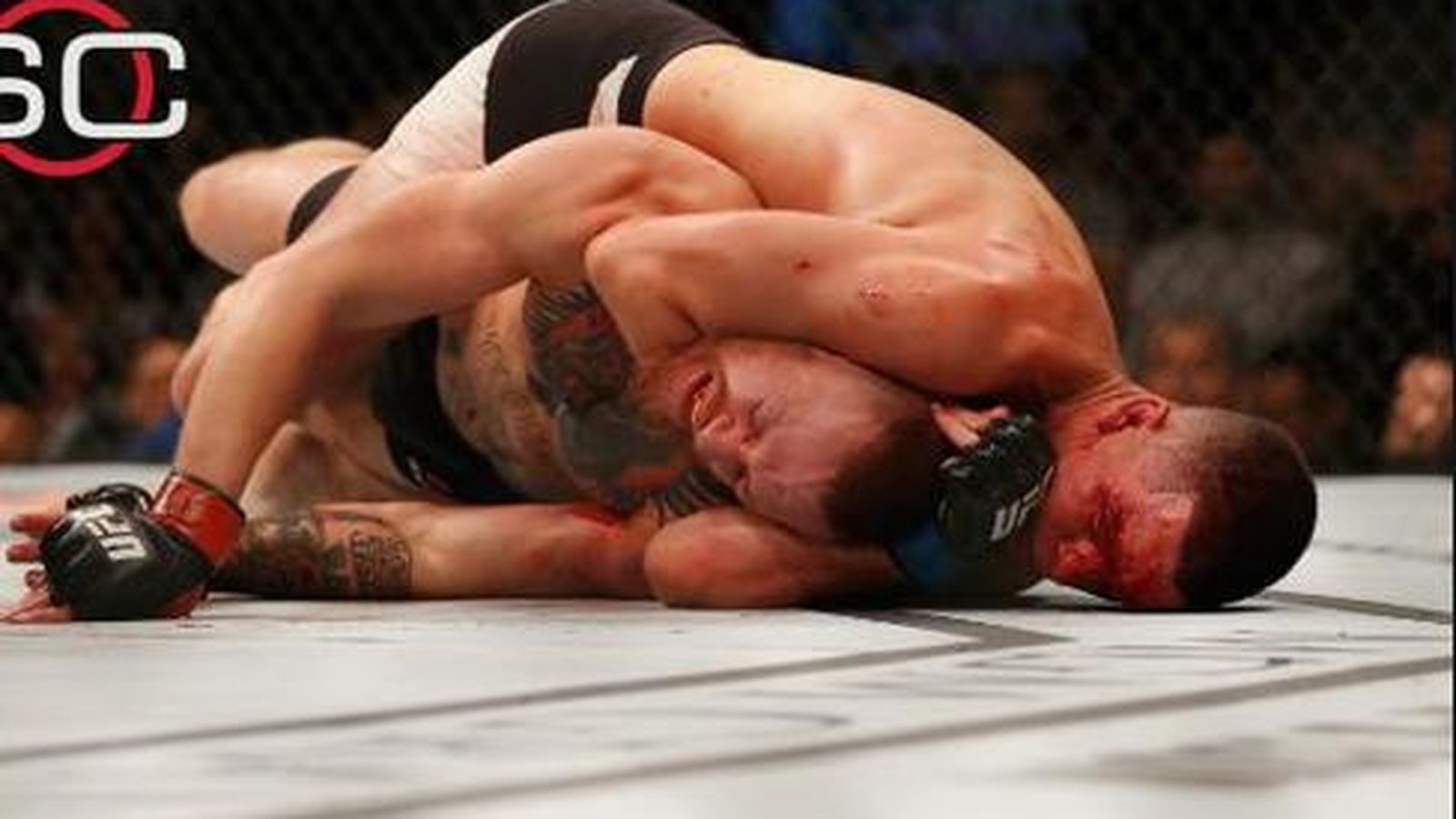 TRASERO DESNUDO TÉCNICA JIU-JITSU