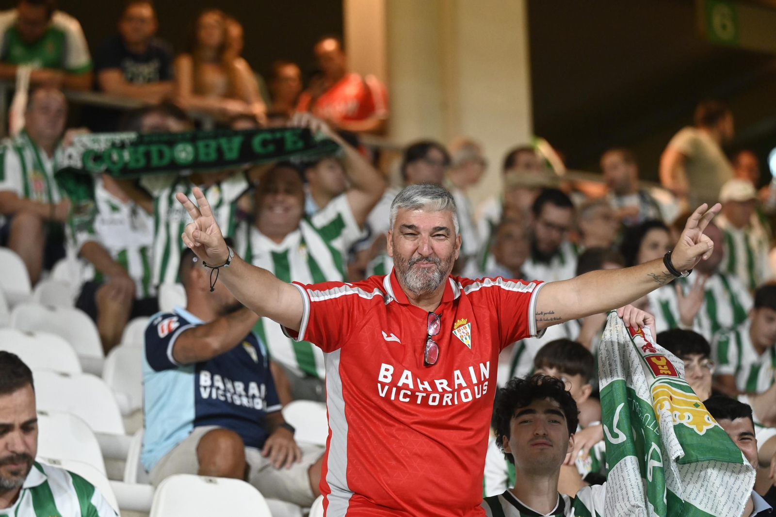 Las mejores fotos del ambiente en El Arcángel para el Córdoba CF - Racing de Santander