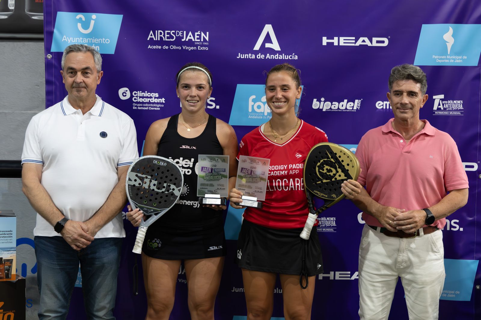 Las finales y la entrega de premios del Campeonato de Andalucía de pádel, en imágenes