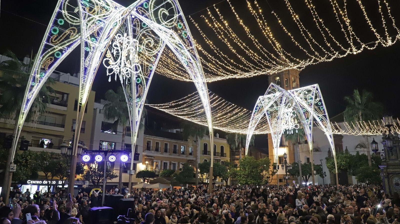 Fotos de la inauguración del alumbrado de Navidad en Algeciras