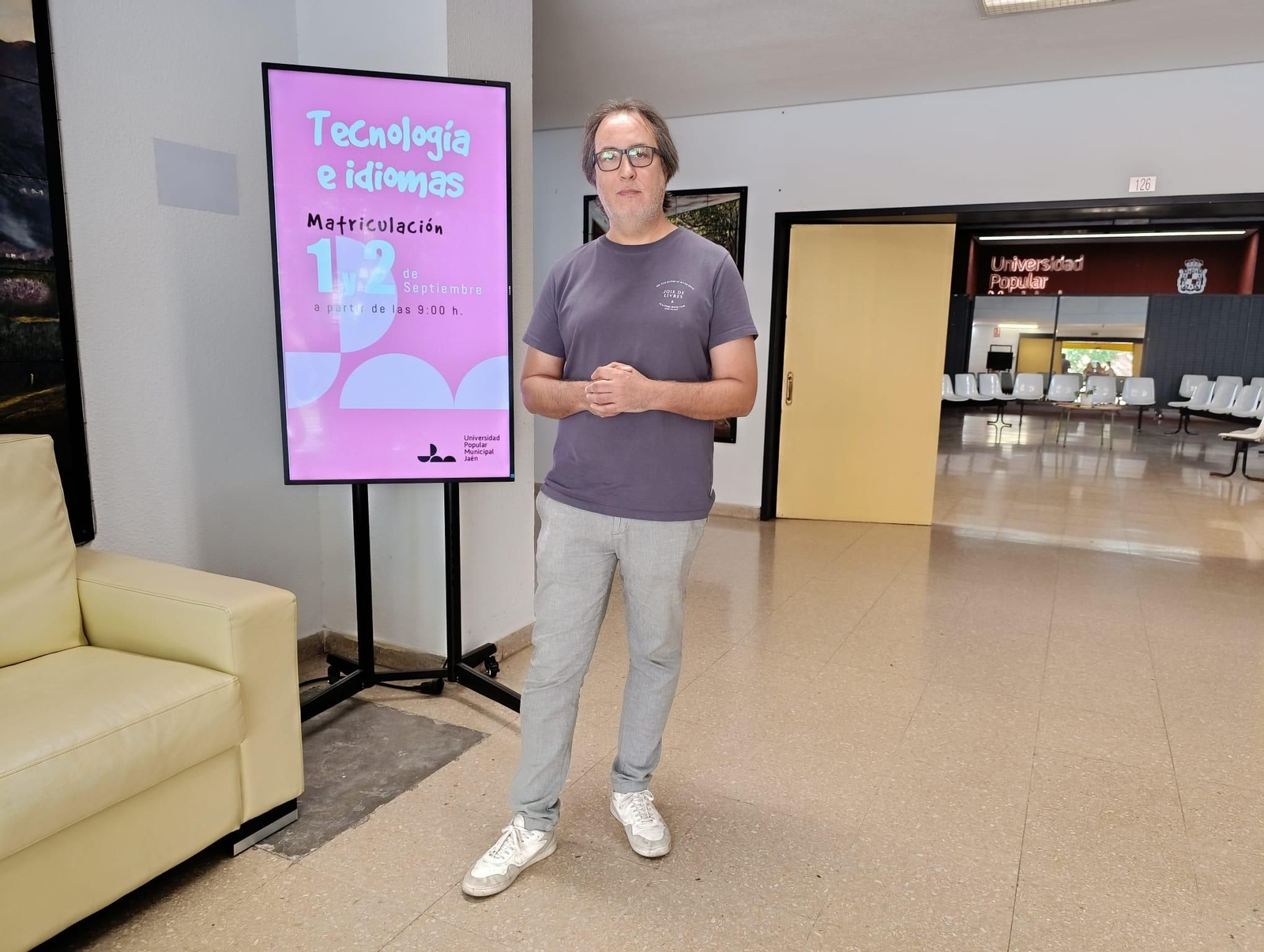 El concejal de Juventud, José Manuel Higueras, explicó la oferta formativa.