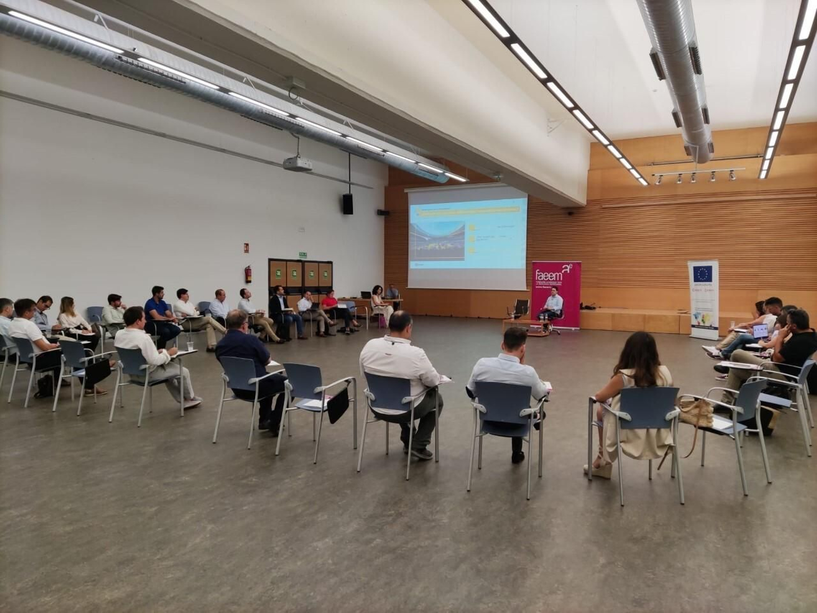 Una de las ponencias de la pasada edición de este programa.