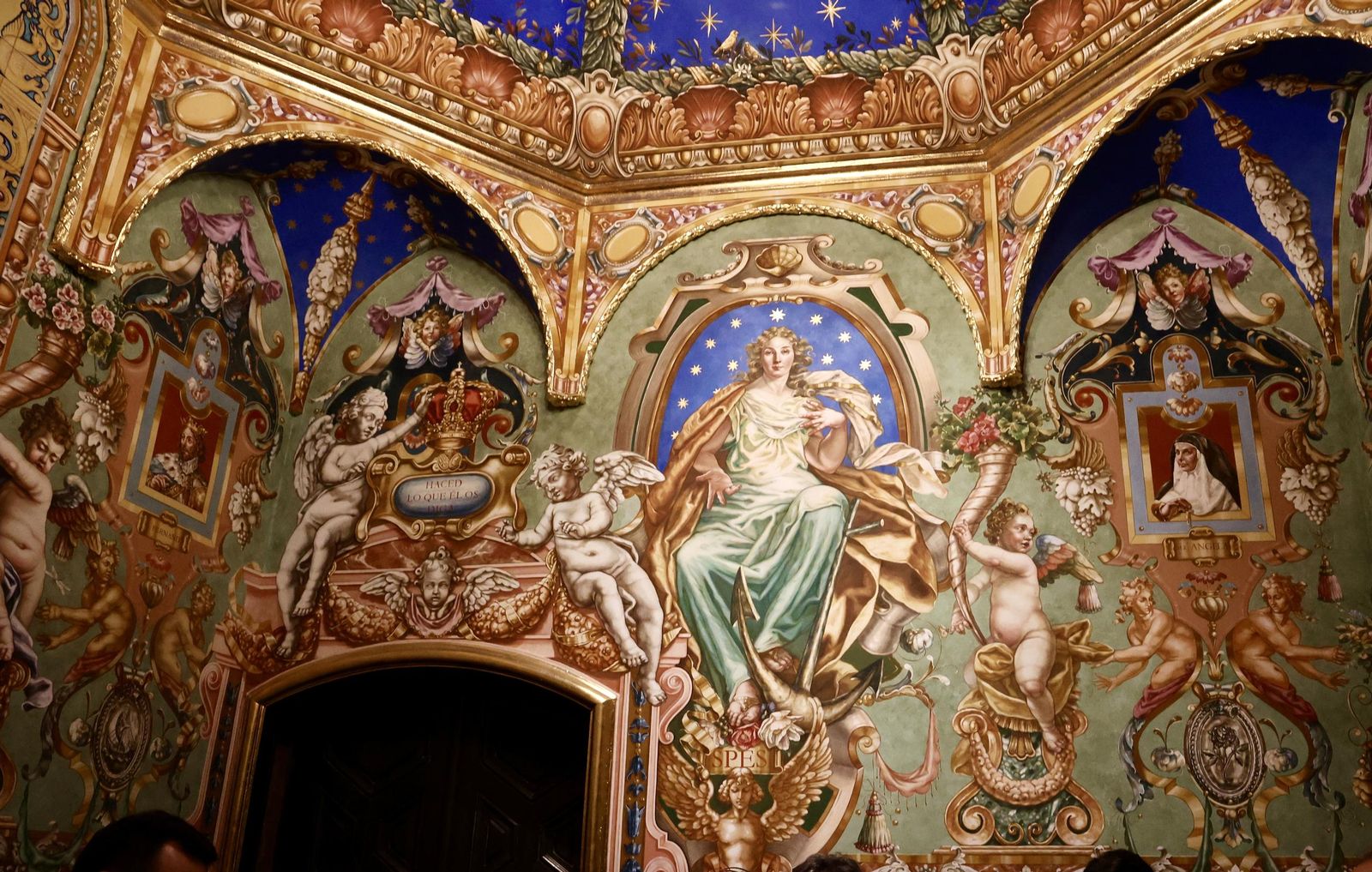 Decoración pictórica de la antesala del camarín de la Virgen de la Esperanza